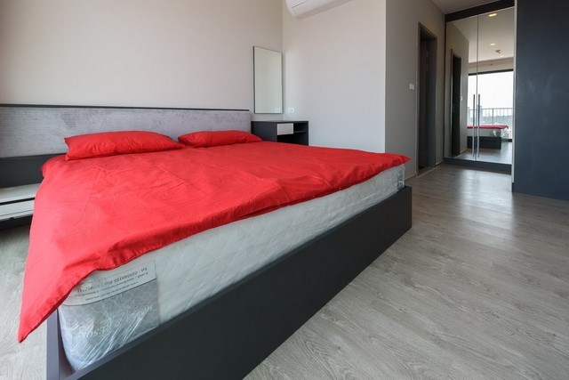 Condominium for Rent Pattaya showing the master bedroom suite Condominium for Rent Pattaya showing the master bedroom suite