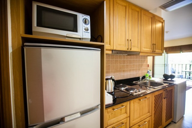 Condominium for rent Jomtien Beach showing the kitchen