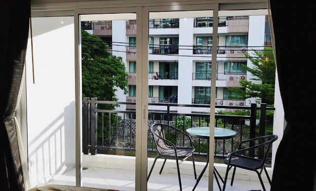 Condominium for rent Pattaya showing the balcony Condominium for rent Pattaya showing the balcony