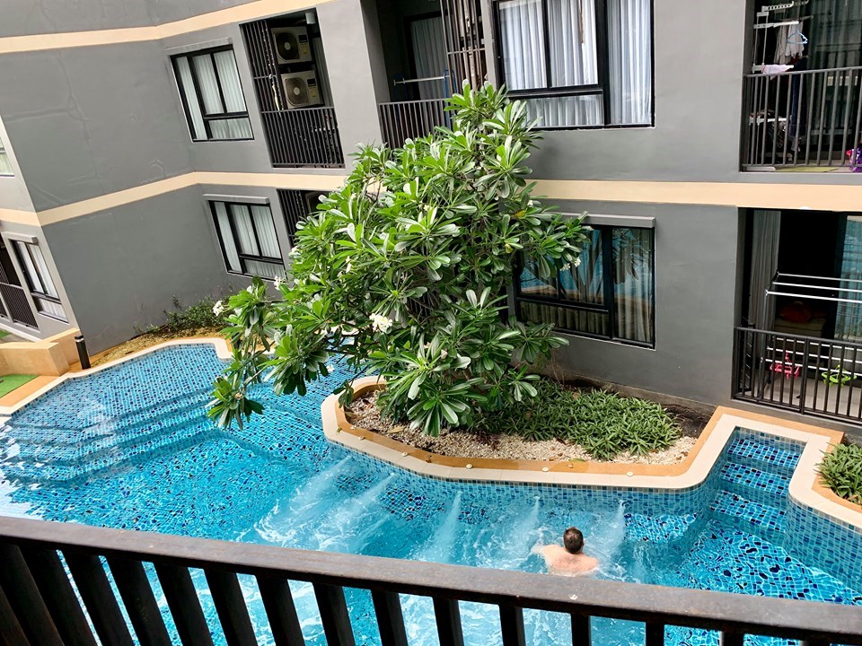Condominium for rent Pattaya showing the balcony view Condominium for rent Pattaya showing the balcony view