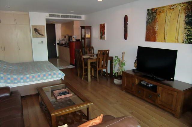 Condominium for Rent Pattaya Beach looking towards the kitchen Condominium for Rent Pattaya Beach looking towards the kitchen