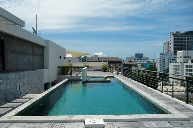 Condominium for Rent Pattaya Beach showing the rooftop pool Condominium for Rent Pattaya Beach showing the rooftop pool