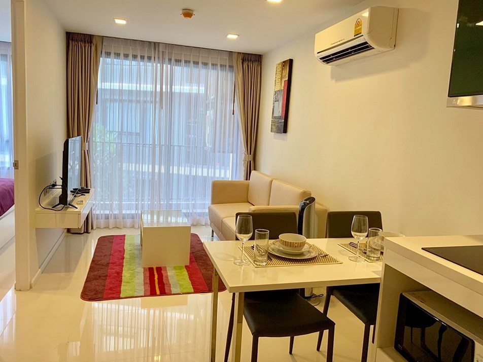 Condominium for rent Pattaya showing the living room Condominium for rent Pattaya showing the living room