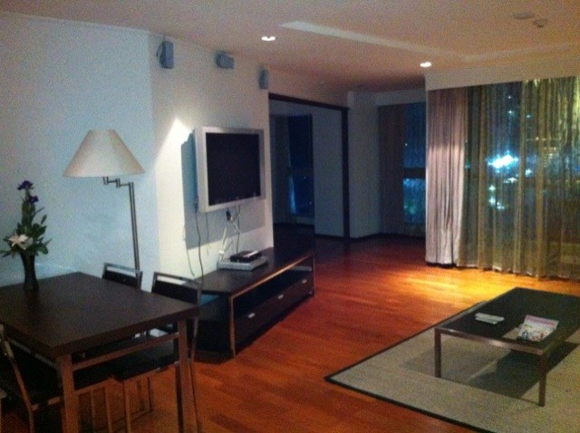 Condominium for rent Pattaya Northshore showing the dining and living areas
