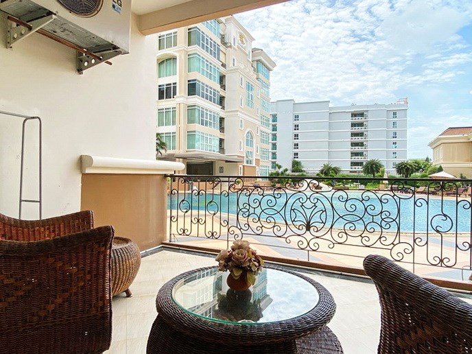 Condominium for rent Pattaya showing the balcony and pool view 