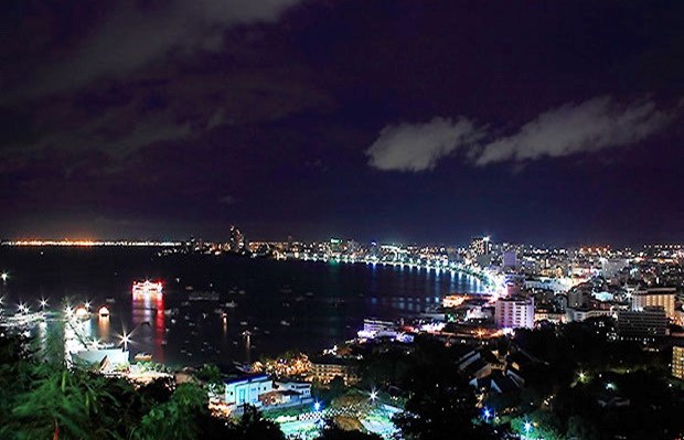 Condominium for rent Pratumnak Pattaya showing the night time view