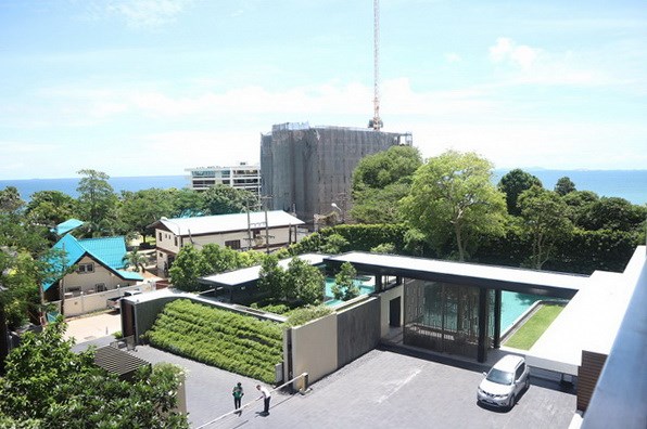 Condominium For Sale Wongamat showing the balcony view Condominium For Sale Wongamat showing the balcony view