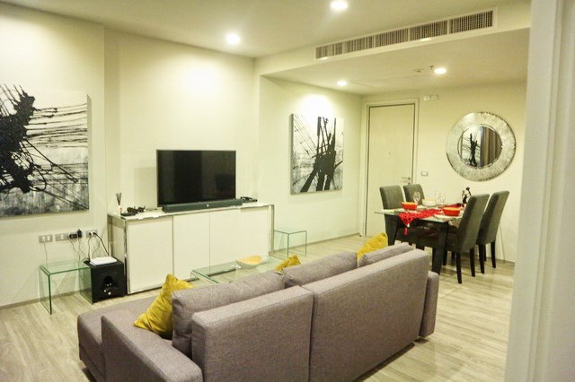 Condominium For Sale Wongamat showing the living and dining areas Condominium For Sale Wongamat showing the living and dining areas