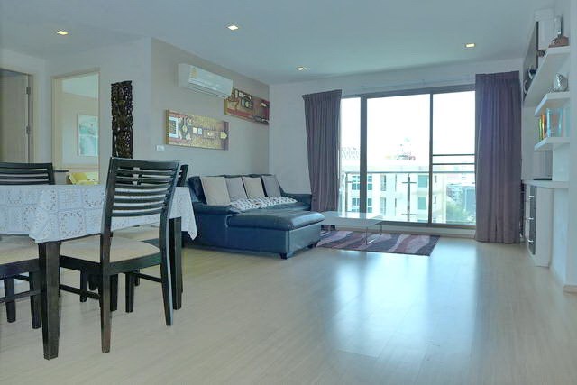 Condominium For Sale Pattaya showing the dining and living areas Condominium For Sale Pattaya showing the dining and living areas