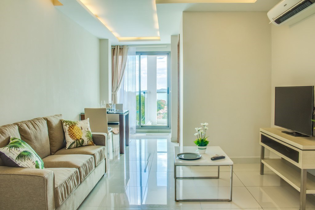 Condominium for sale Pratumnak Hill Pattaya showing the living room
