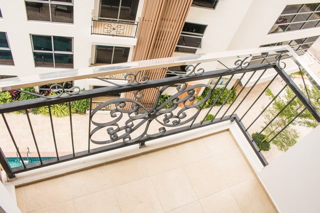 Condominium for sale Pratumnak Hill Pattaya showing the balcony and view