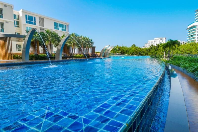 Condominium for sale Pratumnak showing the communal pool Condominium for sale Pratumnak showing the communal pool