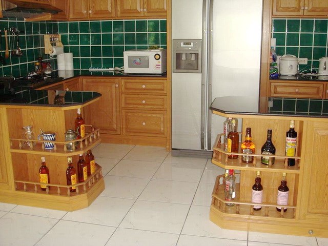 Condominium for sale in Jomtien at Chateau Dale showing the kitchen Condominium for sale in Jomtien at Chateau Dale showing the kitchen