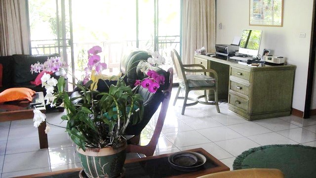 Condominium for sale in Jomtien at Chateau Dale showing the office area Condominium for sale in Jomtien at Chateau Dale showing the office area