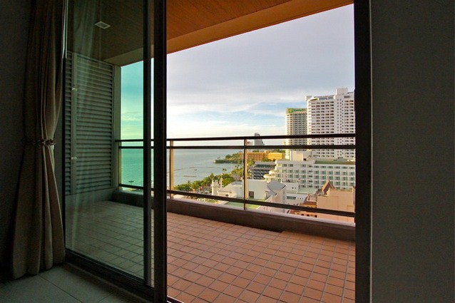 Condominium for sale Northshore Pattaya showing the balcony with views north Condominium for sale Northshore Pattaya showing the balcony with views north