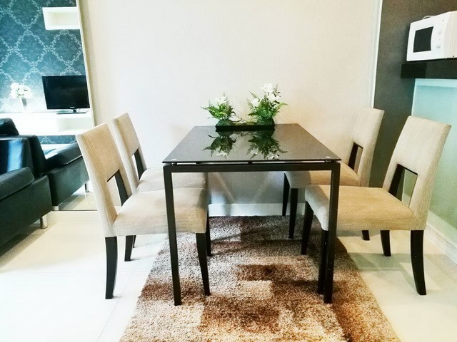 Condominium for sale central pattaya showing the dining area Condominium for sale central pattaya showing the dining area