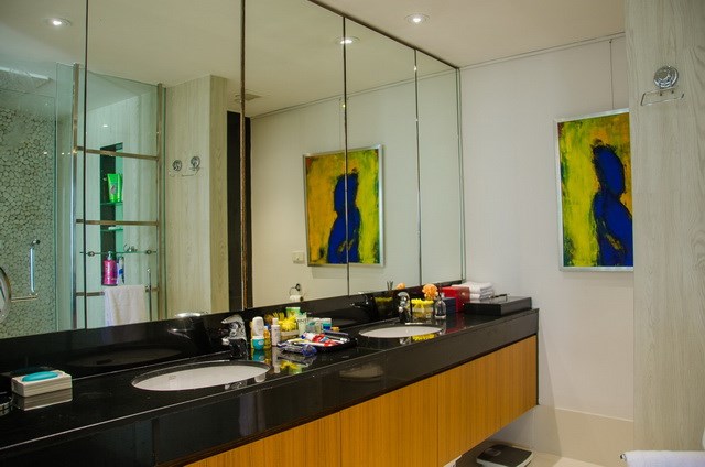 Condominium for sale Pratumnak Hill showing the master bathroom Condominium for sale Pratumnak Hill showing the master bathroom