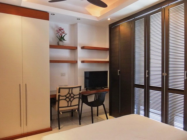 Condominium for Sale Pratumnak Hill showing the third bedroom and built-in wardrobe 