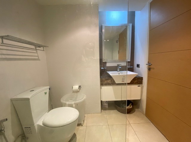Condominium for sale Pratumnak Pattaya showing the bathroom Condominium for sale Pratumnak Pattaya showing the bathroom