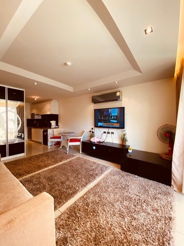 Condominium for sale Pratumnak Pattaya showing the living, dining kitchen areas Condominium for sale Pratumnak Pattaya showing the living, dining kitchen areas