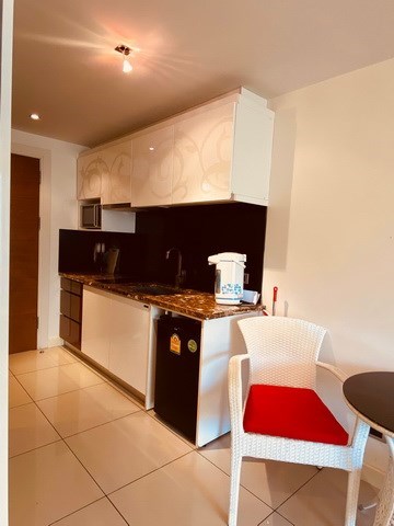 Condominium for sale Pratumnak Pattaya showing the kitchen Condominium for sale Pratumnak Pattaya showing the kitchen