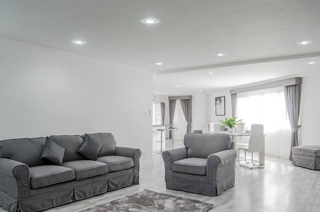 Condominium for sale Pratumnak Hill Pattaya showing the living and dining areas Condominium for sale Pratumnak Hill Pattaya showing the living and dining areas