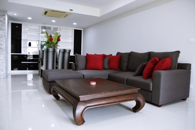 Condominium for sale Pratumnak showing the living and dining areas Condominium for sale Pratumnak showing the living and dining areas