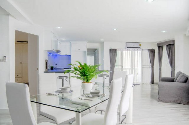 Condominium for sale Pratumnak Hill Pattaya showing the living, dining and kitchen areas Condominium for sale Pratumnak Hill Pattaya showing the living, dining and kitchen areas