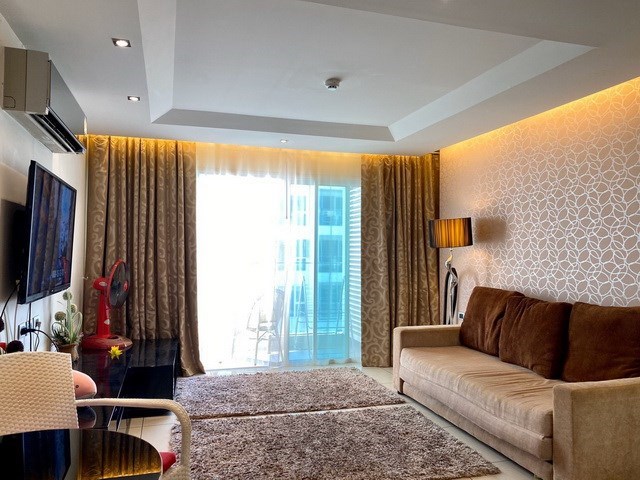 CondominiCondominium for sale Pratumnak Pattaya showing the living room CondominiCondominium for sale Pratumnak Pattaya showing the living room