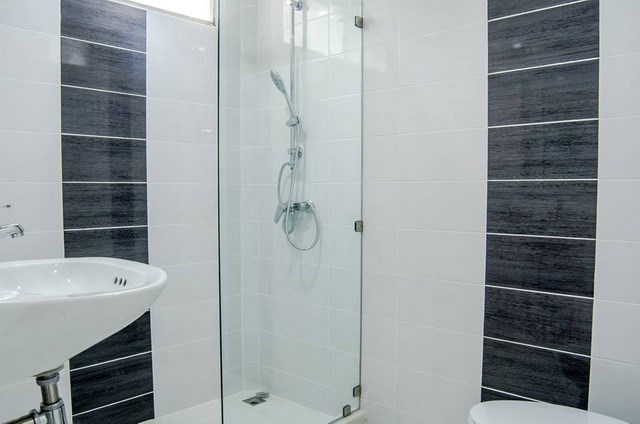 Condominium for sale Pratumnak Hill Pattaya showing the master bathroom Condominium for sale Pratumnak Hill Pattaya showing the master bathroom
