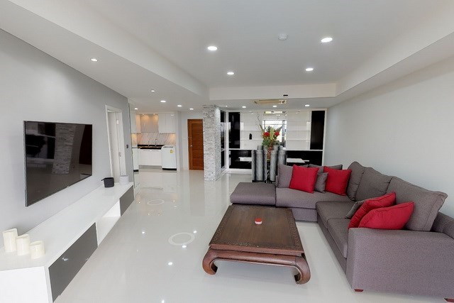 Condominium for sale Pratumnak showing the open plan concept Condominium for sale Pratumnak showing the open plan concept