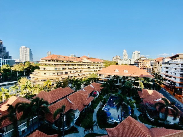 Condominium for sale Pratumnak Pattaya showing the Pratumnak view Condominium for sale Pratumnak Pattaya showing the Pratumnak view