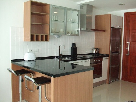 Condominium for rent Naklua showing the kitchen