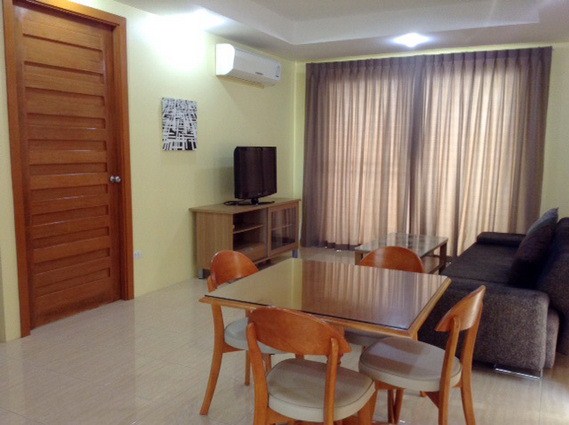 Condominium for rent Pratumnak Hill showing the dining and living area Condominium for rent Pratumnak Hill showing the dining and living area