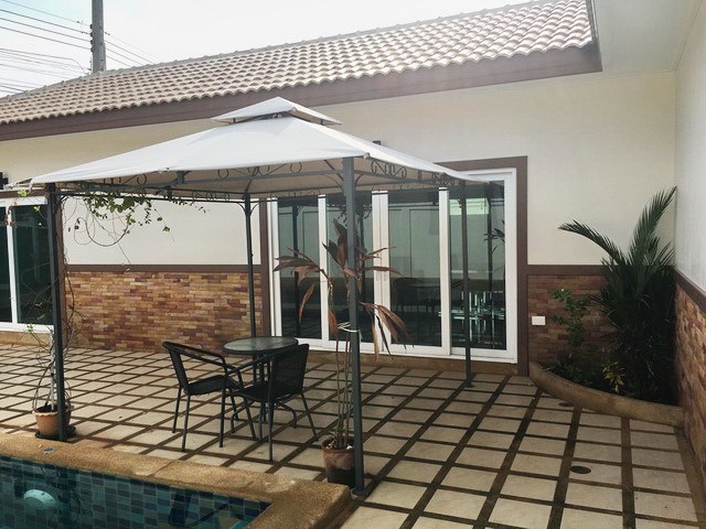 House for rent East Pattaya showing the house and terrace House for rent East Pattaya showing the house and terrace