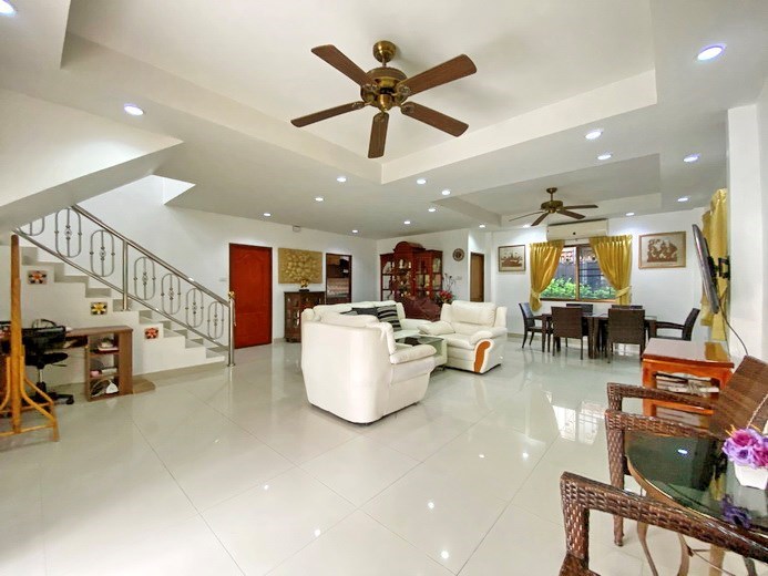 House for rent Jomtien showing the open plan concept 