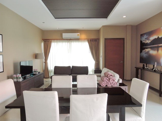 House for rent in East Jomtien showing the dining area
