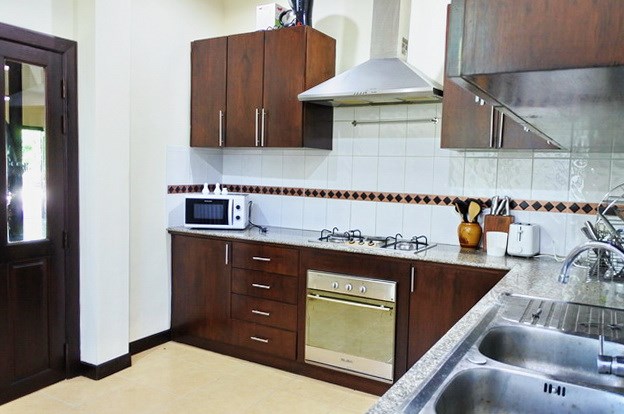 House for rent East Pattaya showing the kitchen