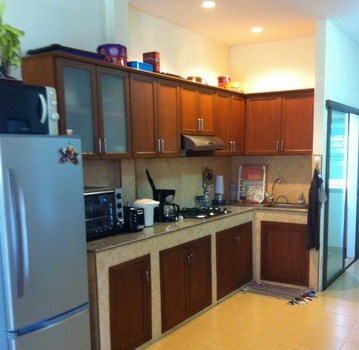 House for rent East Pattaya showing the kitchen House for rent East Pattaya showing the kitchen