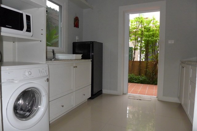 House for rent East Pattaya showing the kitchen House for rent East Pattaya showing the kitchen