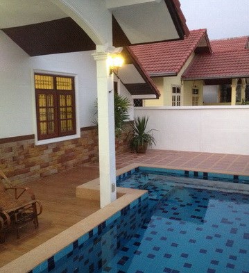 House for rent East Pattaya showing the terrace and pool House for rent East Pattaya showing the terrace and pool