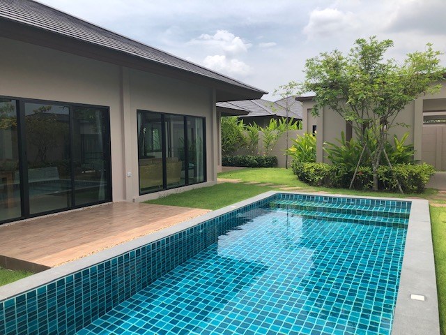 House for rent Huay Yai Pattaya showing the house and pool House for rent Huay Yai Pattaya showing the house and pool