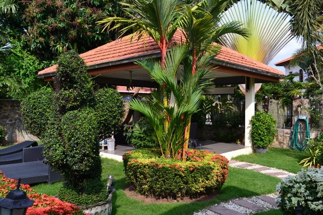House for sale Pattaya Mabprachan showing the sala and garden House for sale Pattaya Mabprachan showing the sala and garden