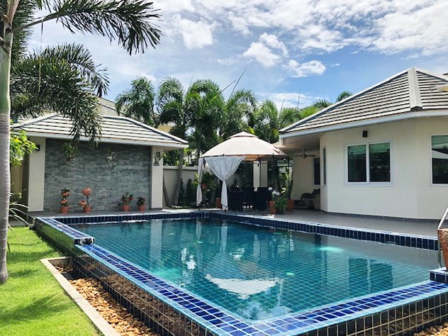 House for sale East Pattaya showing the covered terrace and pool House for sale East Pattaya showing the covered terrace and pool