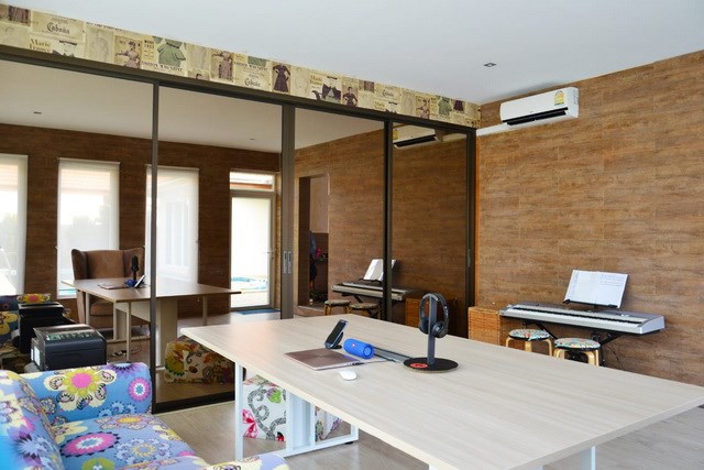 House for sale Pattaya Mabprachan showing the multi purpose room House for sale Pattaya Mabprachan showing the multi purpose room