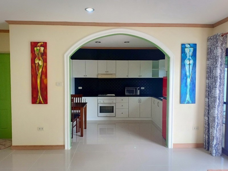 House for sale East Pattaya showing the dining and kitchen House for sale East Pattaya showing the dining and kitchen