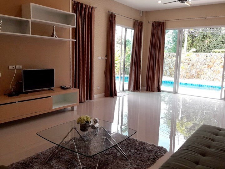 House for sale Huay Yai Pattaya showing the living area pool view 