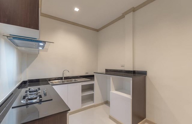 House for sale Pattaya Mabprachan showing the kitchen House for sale Pattaya Mabprachan showing the kitchen