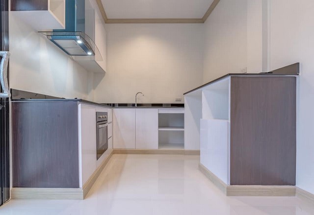 House for sale Pattaya Mabprachan showing the kitchen area House for sale Pattaya Mabprachan showing the kitchen area