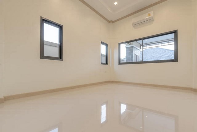House for sale Pattaya Mabprachan showing the master bedroom concept House for sale Pattaya Mabprachan showing the master bedroom concept